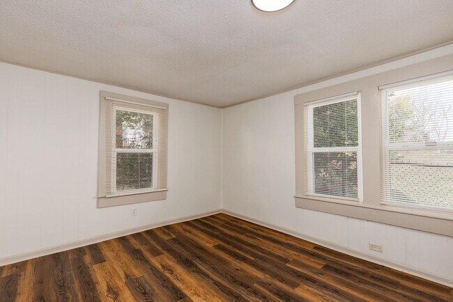 Building Photo - 3 Bedroom, 2 Bath in Birmingham