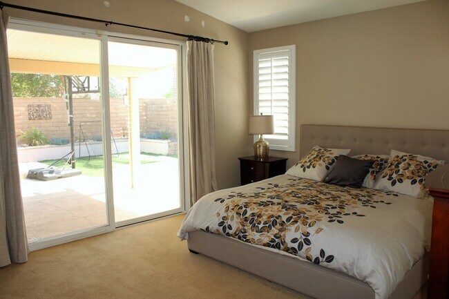 Building Photo - Beautiful 4 Bed 2.5 Ba, Single Story Pool Home with RV/Boat Parking