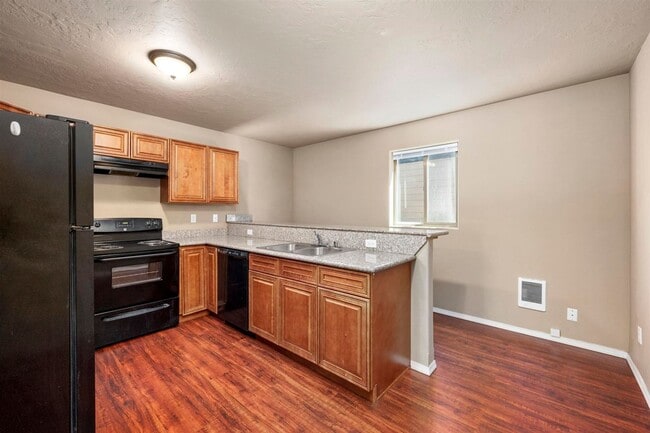 Building Photo - W Shannon Duplex
