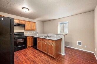 Building Photo - W Shannon Duplex