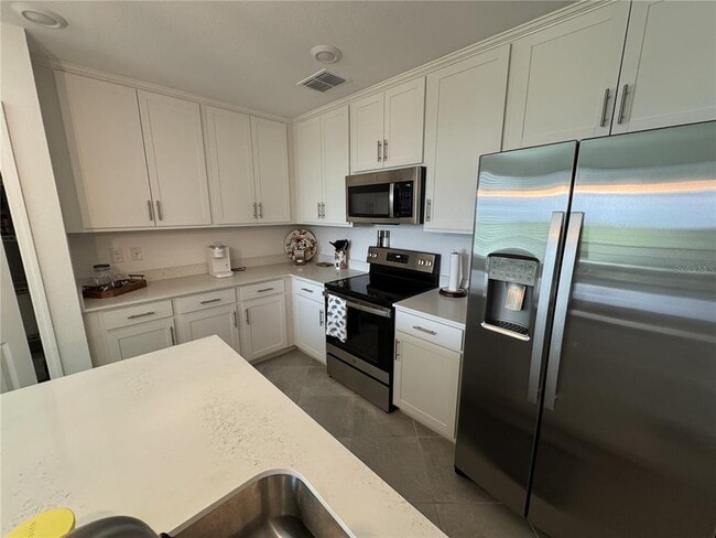 Building Photo - 12240 Wellen Golf St