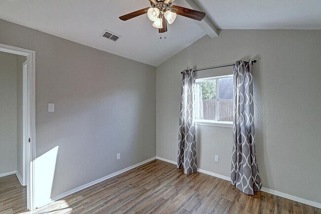 Building Photo - 913 St Timothy St