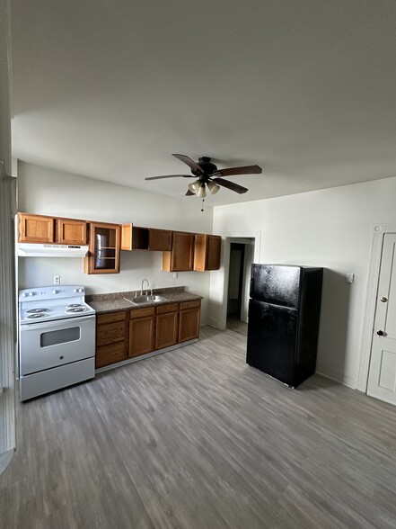 Primary Photo - 64 McElwain Ave