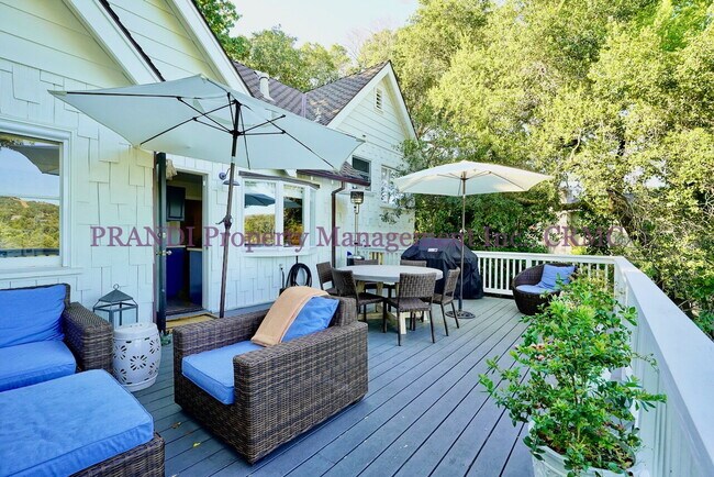 Building Photo - 3-Bedroom, 3-Bath Home with Expansive View...