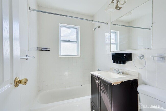 Building Photo - 55 Gill Ln