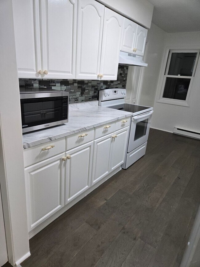 Building Photo - Charming 2BR Condo in Bethel