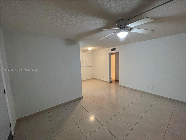 Building Photo - 1801 S Treasure Dr