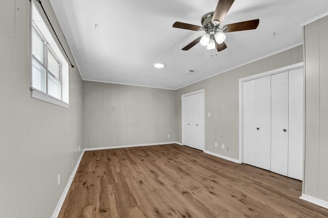 Building Photo - 200 SW 6th Ave