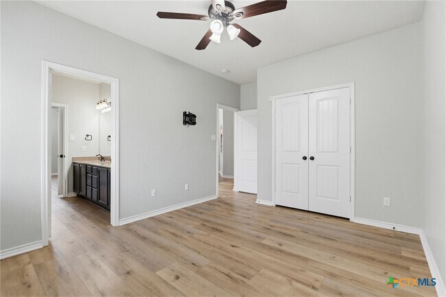 Building Photo - 822 Terra Cotta Ct