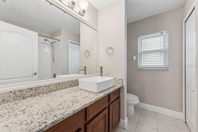 Building Photo - 25946 Buckthorn Ave