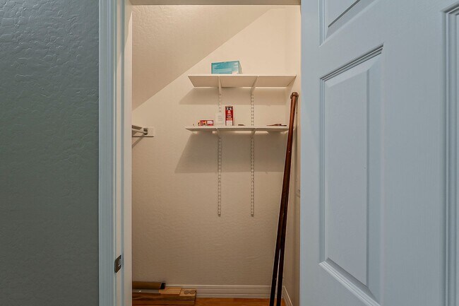 Building Photo - Modern Desert Living in the Heart of Downtown with PRIVATE GARAGE!!