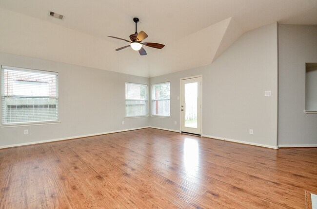 Building Photo - 24514 Springwood Glen Ln