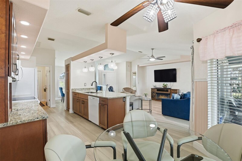 Building Photo - 6211 65th Pl E