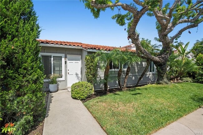 Building Photo - 210 Via Ithaca