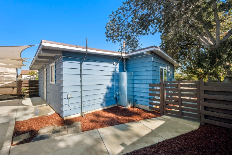 Building Photo - 2348 Cypress Ave