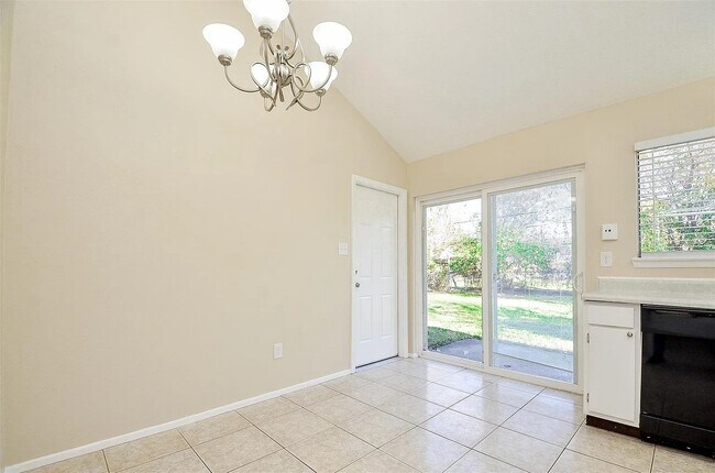 Building Photo - 10119 Leawood Blvd