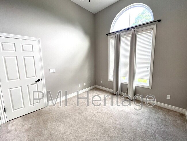 Building Photo - 4416 W Arlington Dr