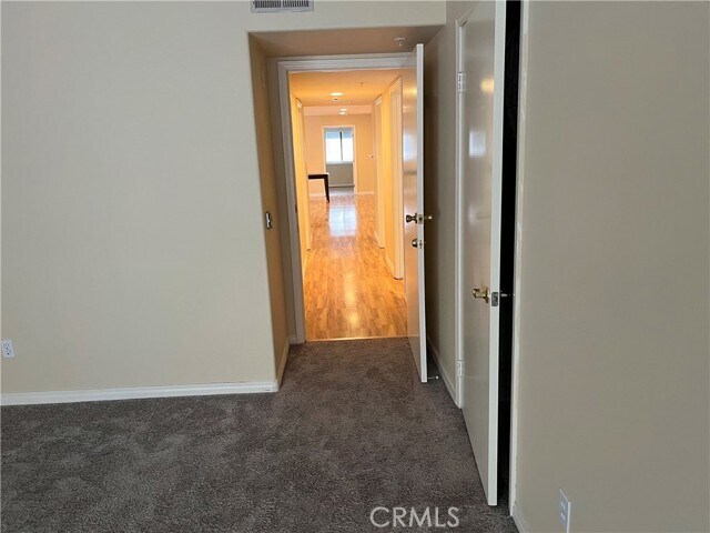 Building Photo - 17735 Kinzie St