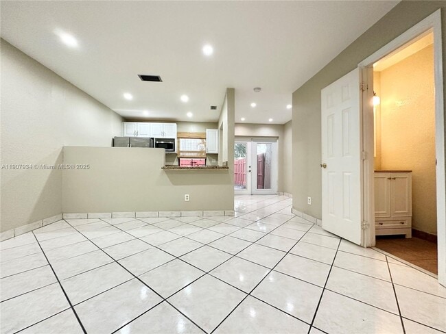 Building Photo - 10554 NW 3rd St