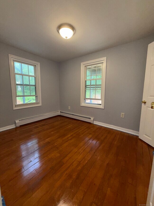 Building Photo - 15 Mellow Ct