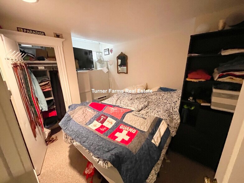 Building Photo - 16 Cedar Lane Way