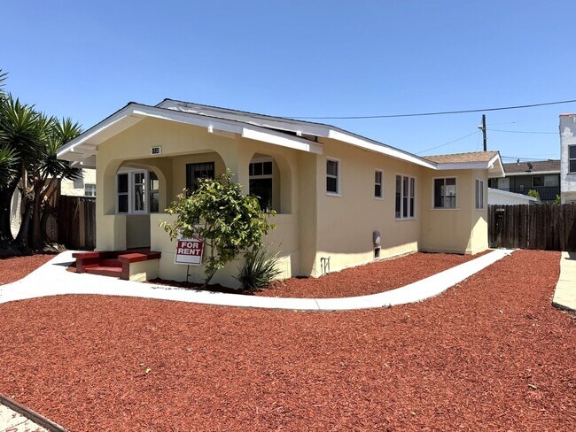 Building Photo - 469