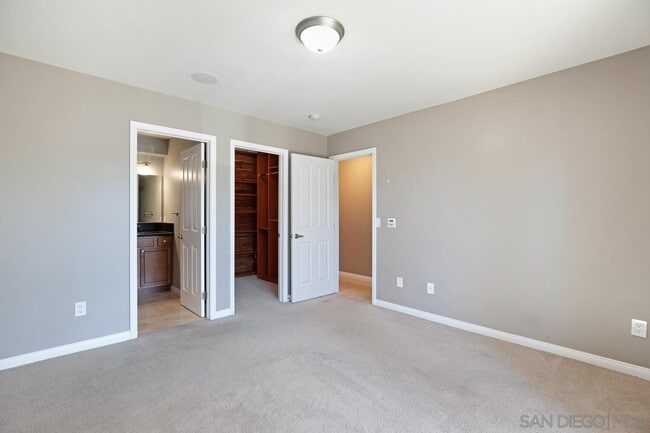 Building Photo - 3921 Oregon St