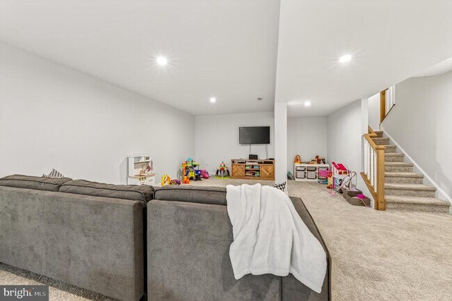 Building Photo - 167 Aspen Ln