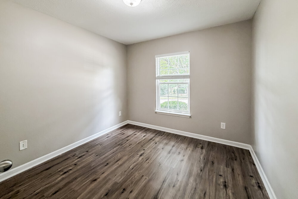 Building Photo - 804 Birchmill Point N
