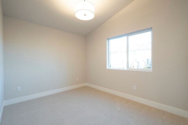 Building Photo - New Build 3 Bed, 1.5 Bath Rental Home in Centennial neighborhood!