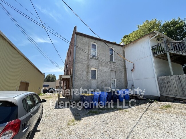 Building Photo - 617 E 4th St