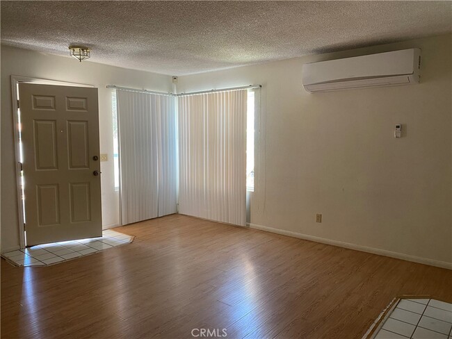 Building Photo - 1056 Sombra Way