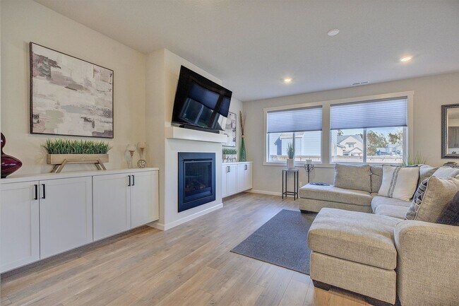 Building Photo - New 4 bedroom, 2.5 bath home in NW McMinnville