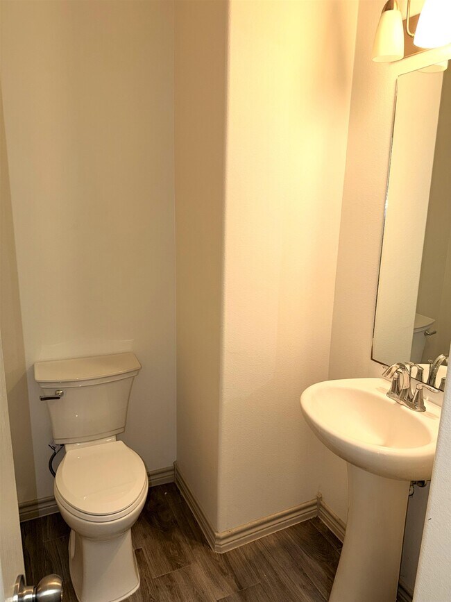 Building Photo - 414 Placido Dr