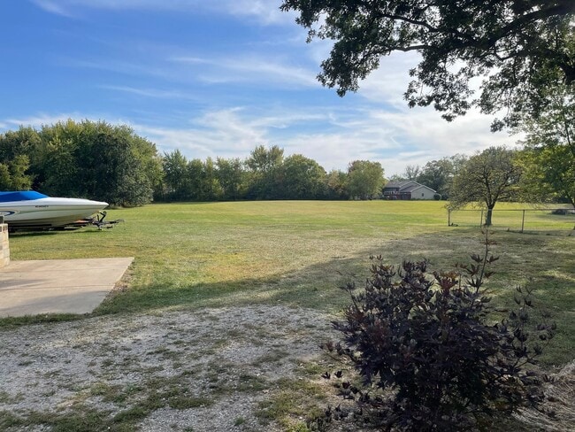 Building Photo - 4 Bedroom Home on 4 Acres, Crown Point Schools!