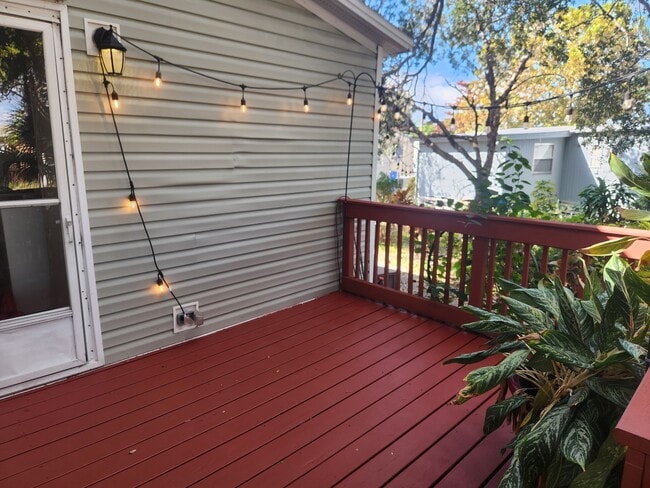 Building Photo - 7004 Marine Dr