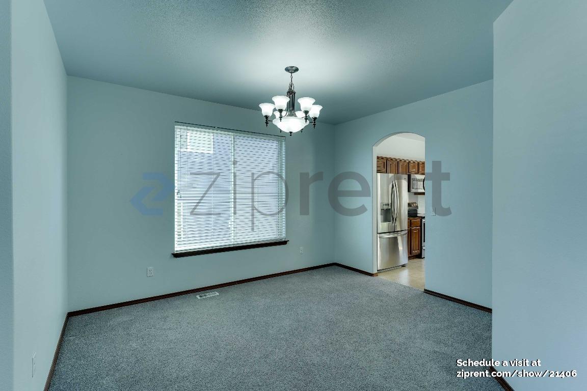 Building Photo - Unit