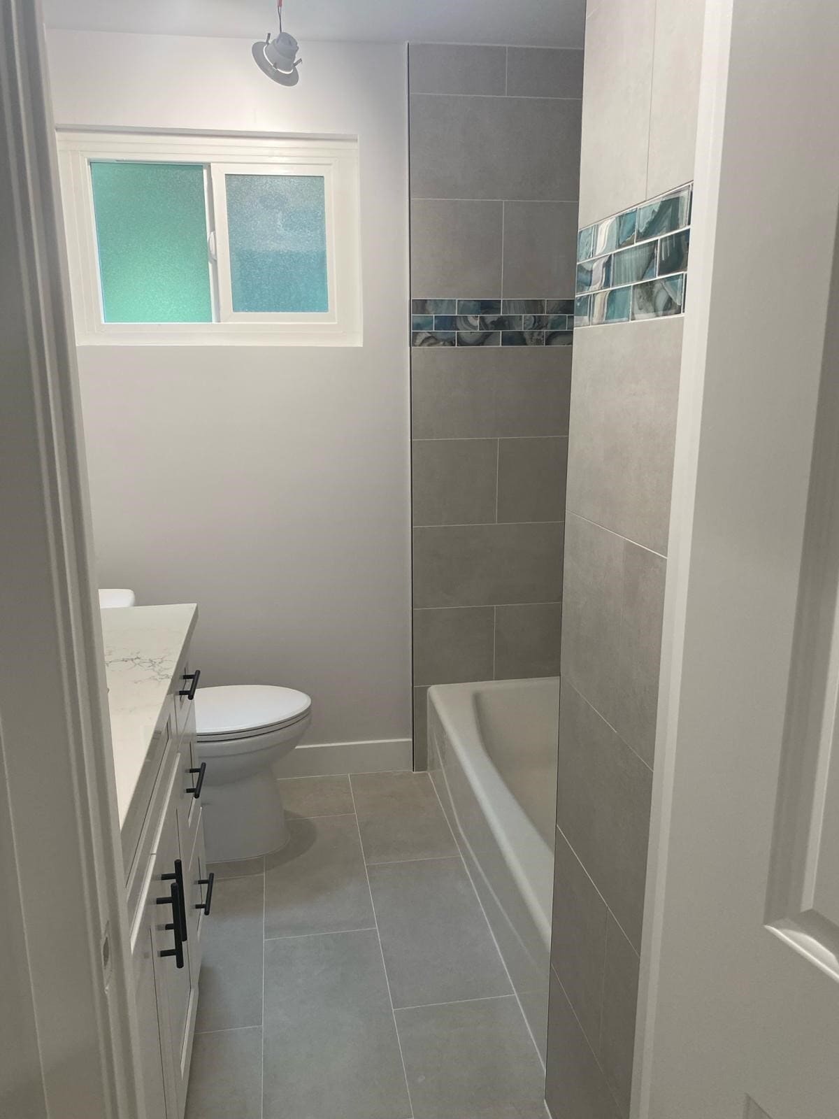 2nd bathroom - 1466 S Canfield Ave