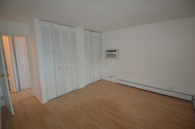 Building Photo - 845 Westmoreland Dr