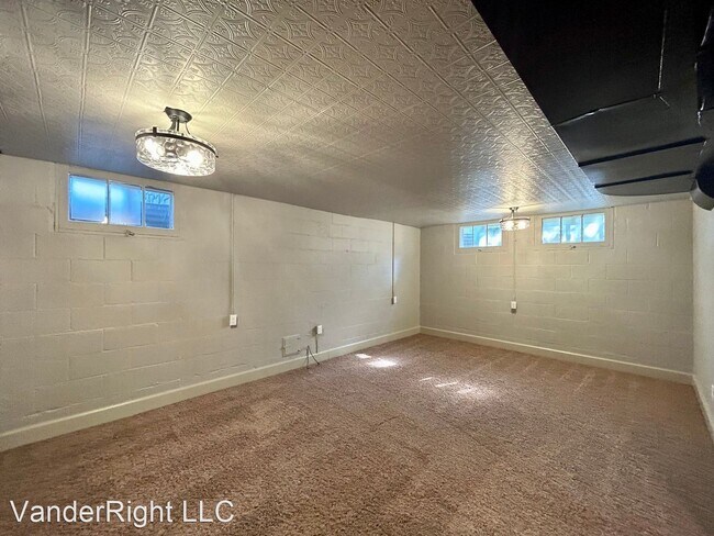 Building Photo - 3 br, 1 bath House - 1501 S Carter Pl