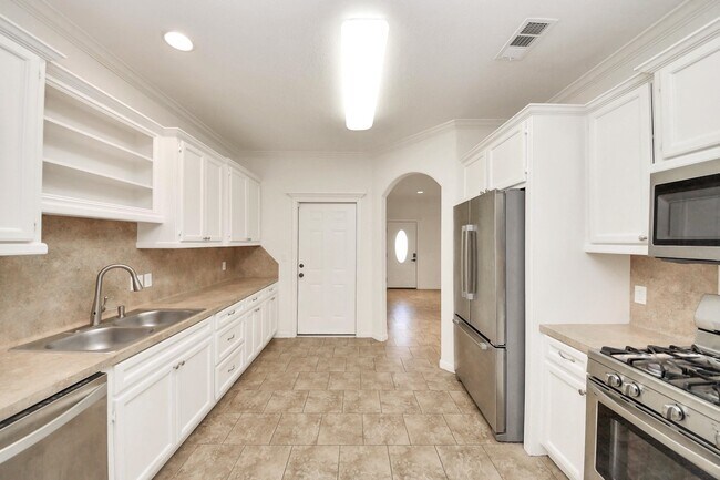 Building Photo - 228 Greenleaf St