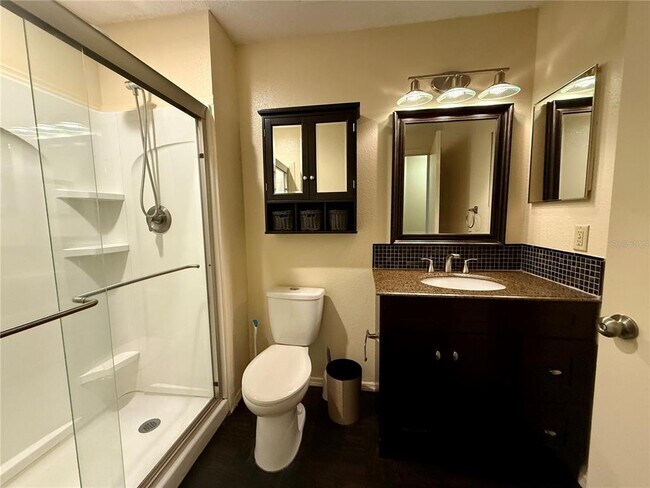 Building Photo - 3705 SW 27th St