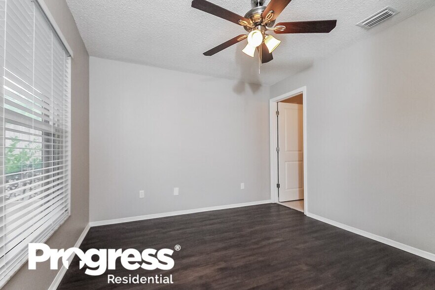 Building Photo - 12420 Dawn Vista Dr