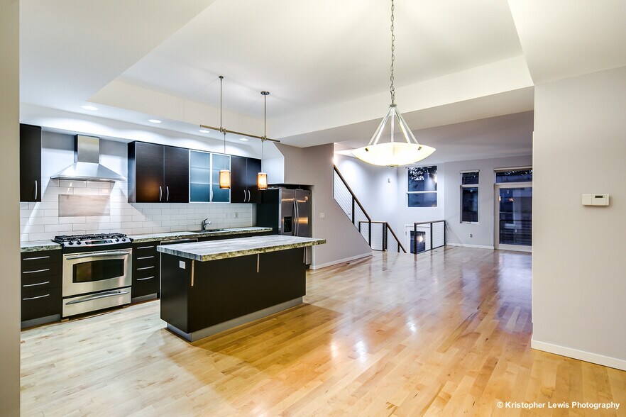 Building Photo - 1400 Little Raven St