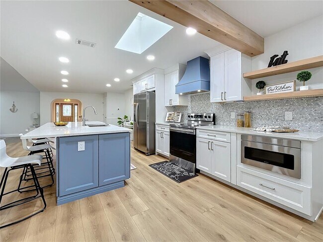 Building Photo - 3005 Enisglen Dr