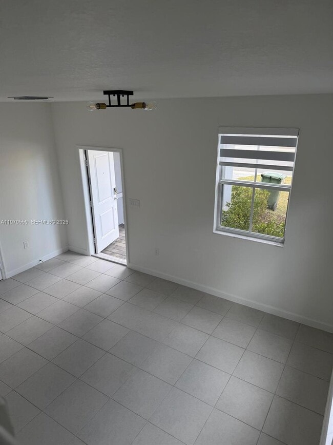 Building Photo - 2638 SE 9th St