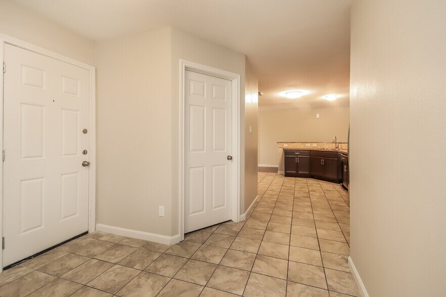 Building Photo - 5016 Asia Ln