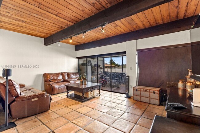 Building Photo - 19440 NE 26th Ave