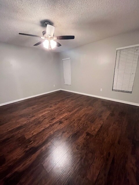 Building Photo - Beautiful Like New Home For Rent in Brandon!