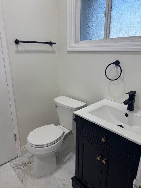 Building Photo - 20533 Eastwood Ave